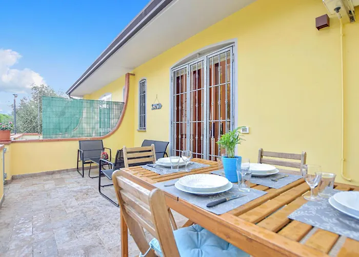 Beautiful Home In Bargecchia With Lake View